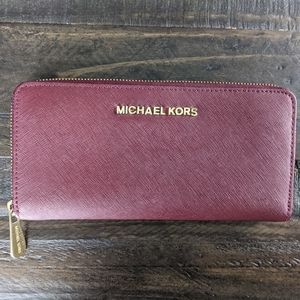 Michael Kors Jet Set Zip Around Wallet